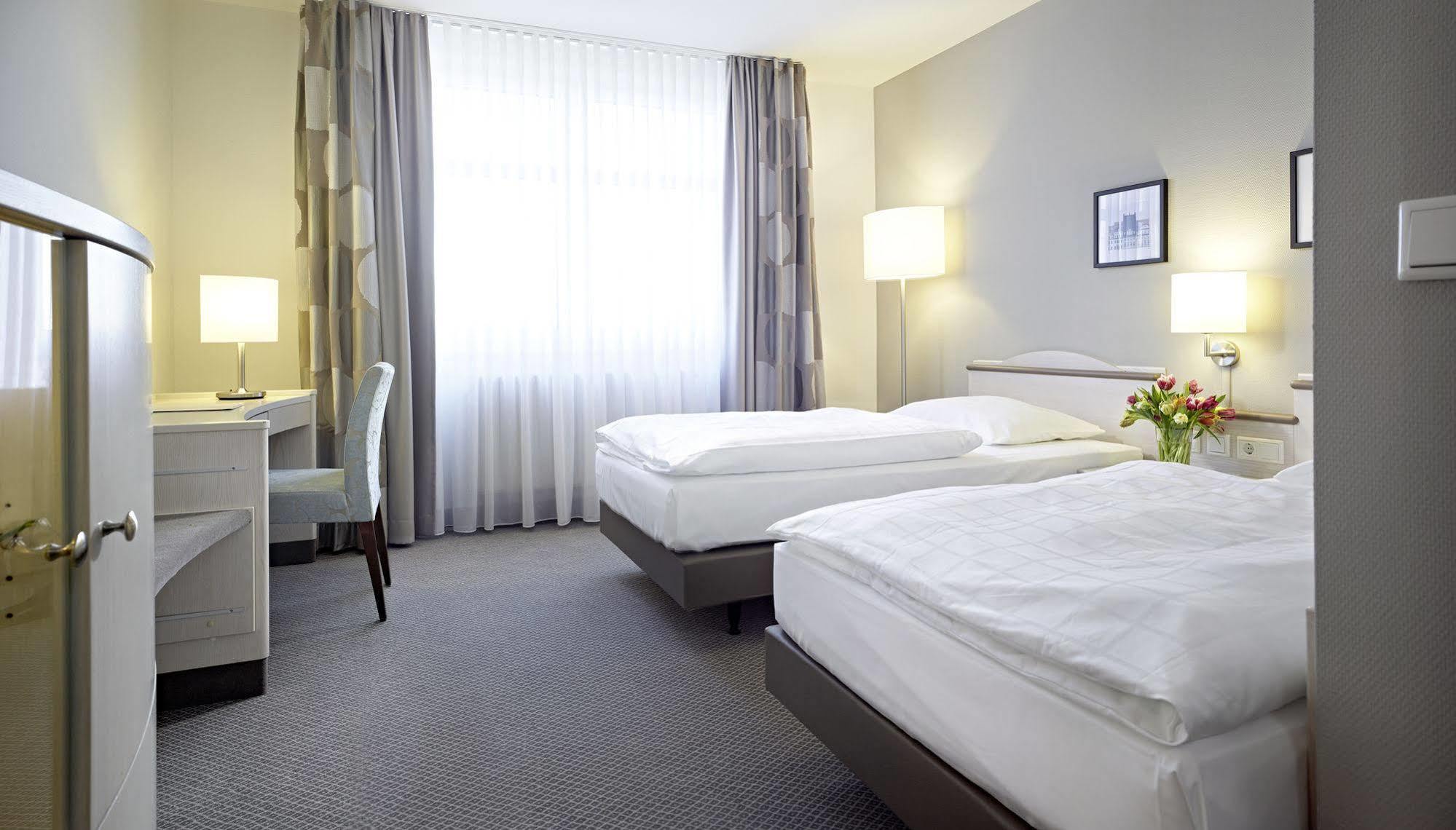 Sachsenpark-Hotel Leipzig Ngoại thất bức ảnh