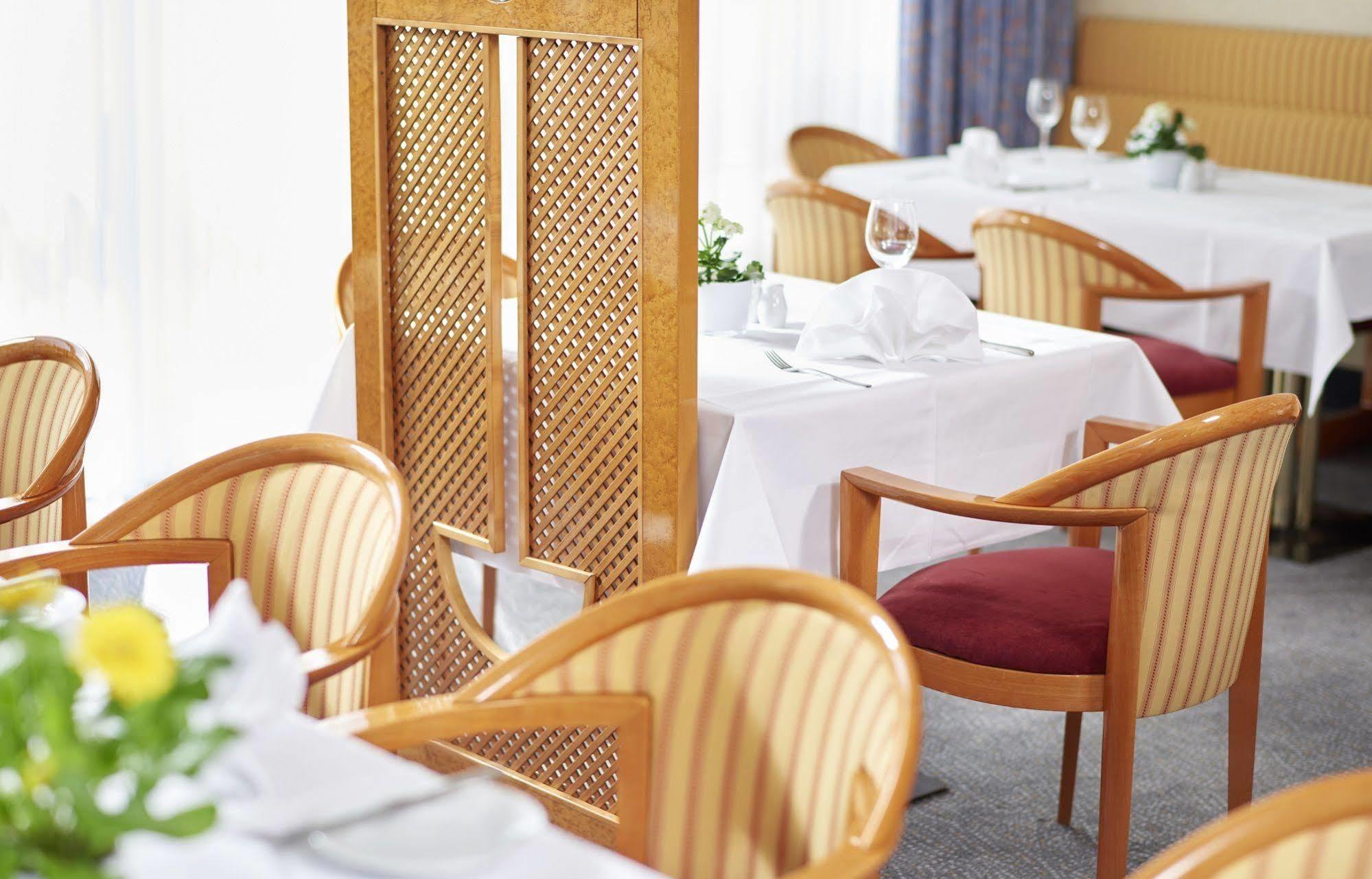 Sachsenpark-Hotel Leipzig Ngoại thất bức ảnh